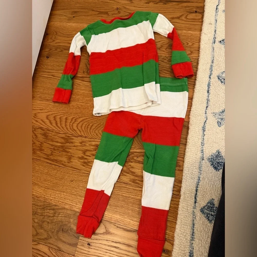 Honest Baby Company Bold Holiday Pajamas size 4T